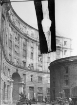 Ma a magyar nemzet hőseire emlékezünk – azokra, akik a szabadság, a nemzeti függetlenség és az emberi méltóság nevében emeltek szót és vállaltak áldozatot egy elnyomó rendszerrel szemben.