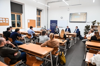 A lengyel-EU-s alkotmányjogi vita háttere és következményei