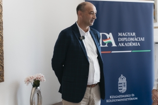 A nemzetközi sportélet küzdőtere nem ér véget a versenypályán.